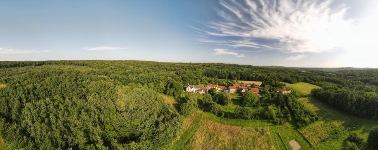 Val De La Nef Bed & Breakfast Joux-la-Ville Eksteriør bilde